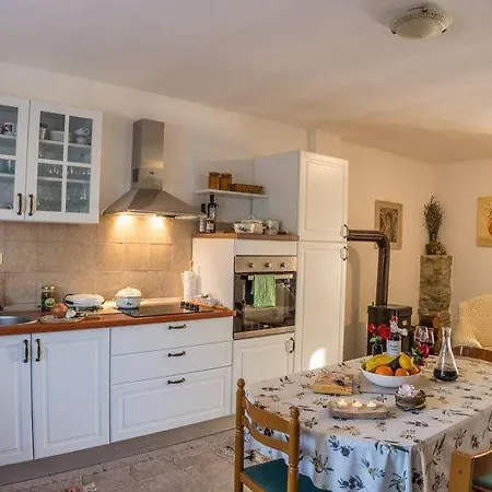 בית נופש House Rea With Bbq And Two Terrace Sveti Donat