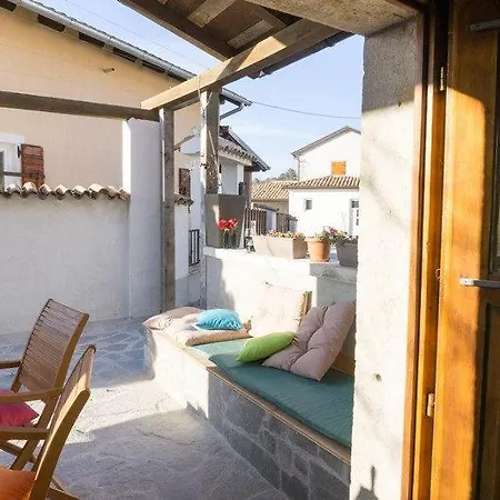 Holiday home House Rea With Bbq And Two Terrace