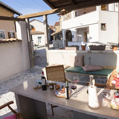 House Rea With Bbq And Two Terrace Holiday home Sveti Donat